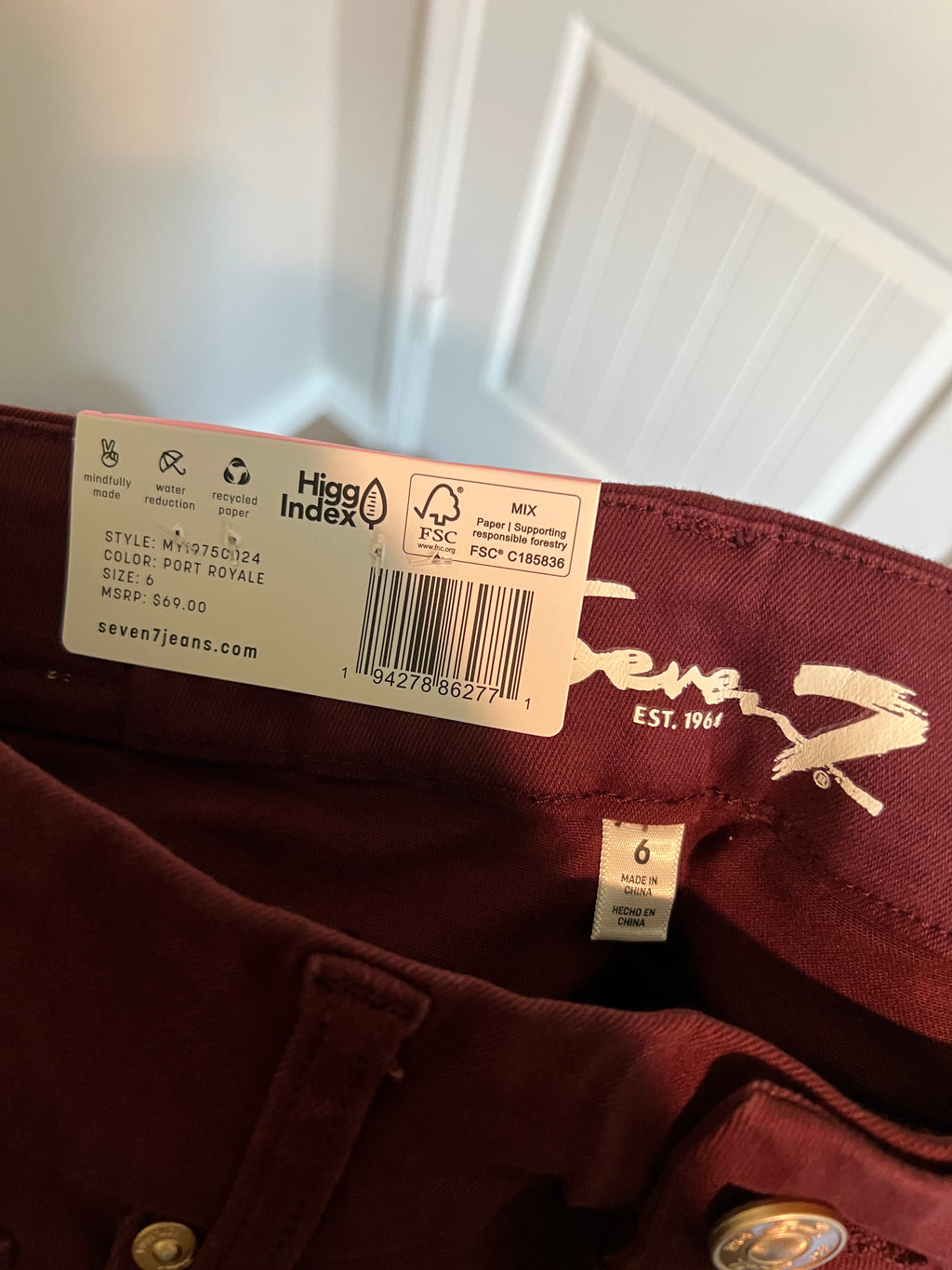 NWT Seven7 Tummy Less Skinny Jeans - Size 6 / 28