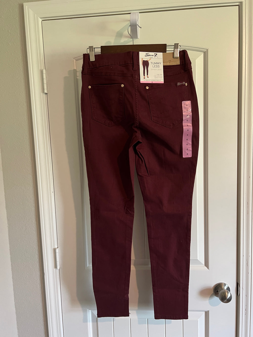 NWT Seven7 Tummy Less Skinny Jeans - Size 6 / 28