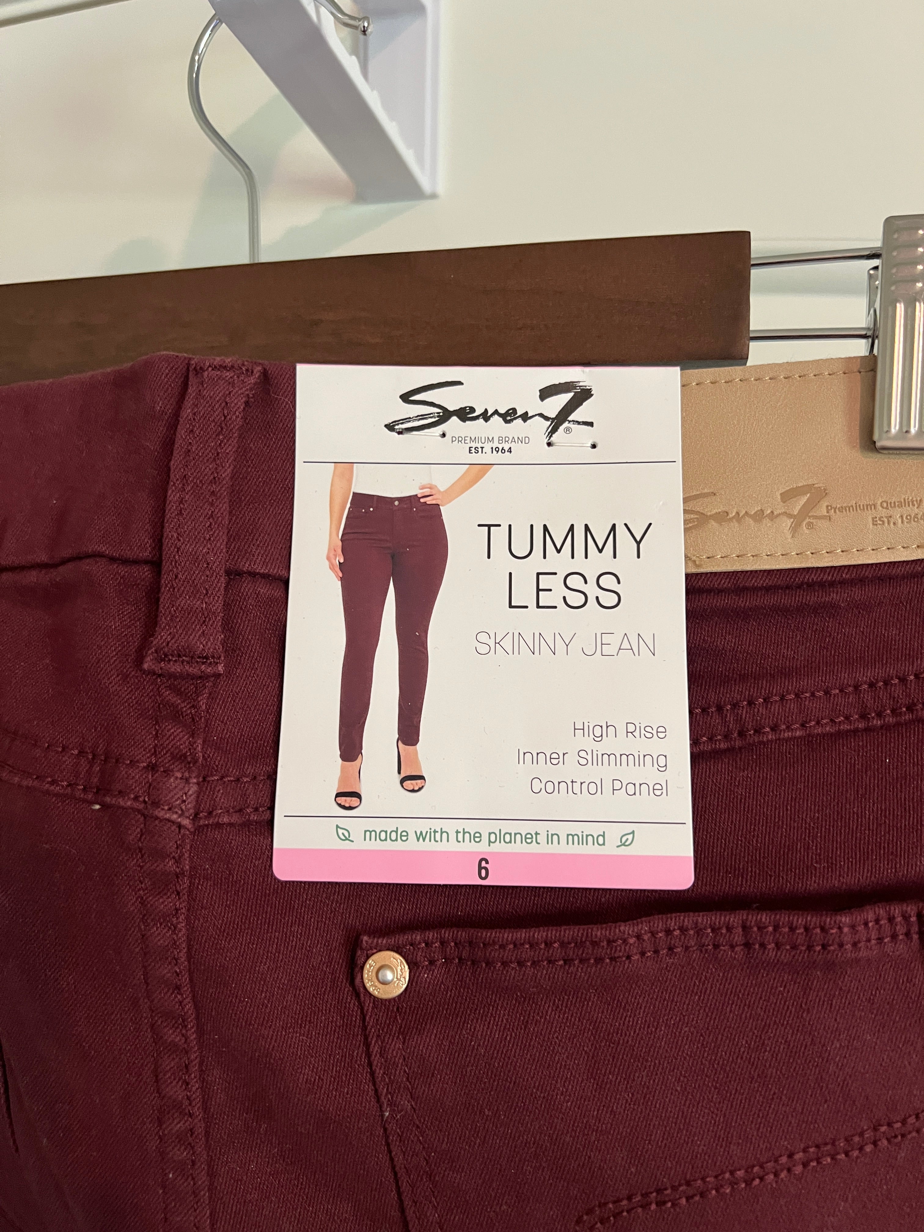 NWT Seven7 Tummy Less Skinny Jeans - Size 6 / 28