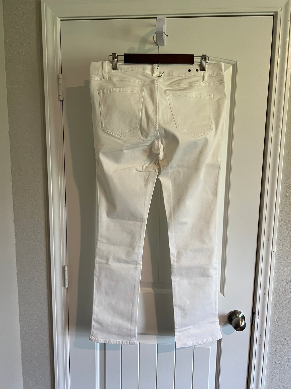 Cabi White Skinny Jeans - Size 12 / 31