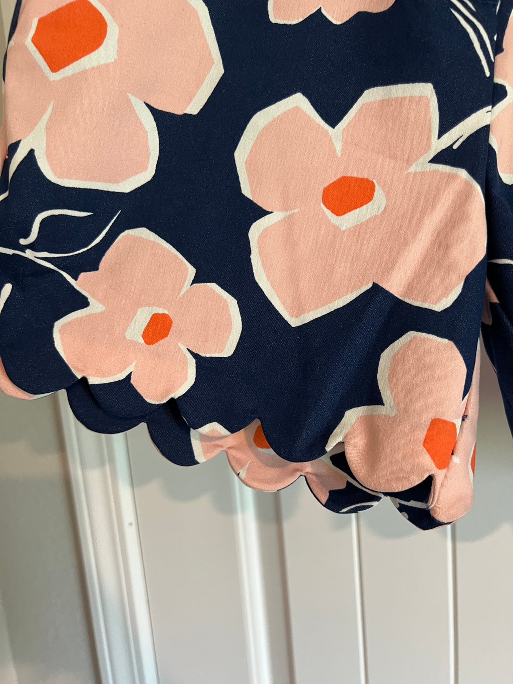 Isaac Mizrahi Floral Print Shorts - Size 4 / 27
