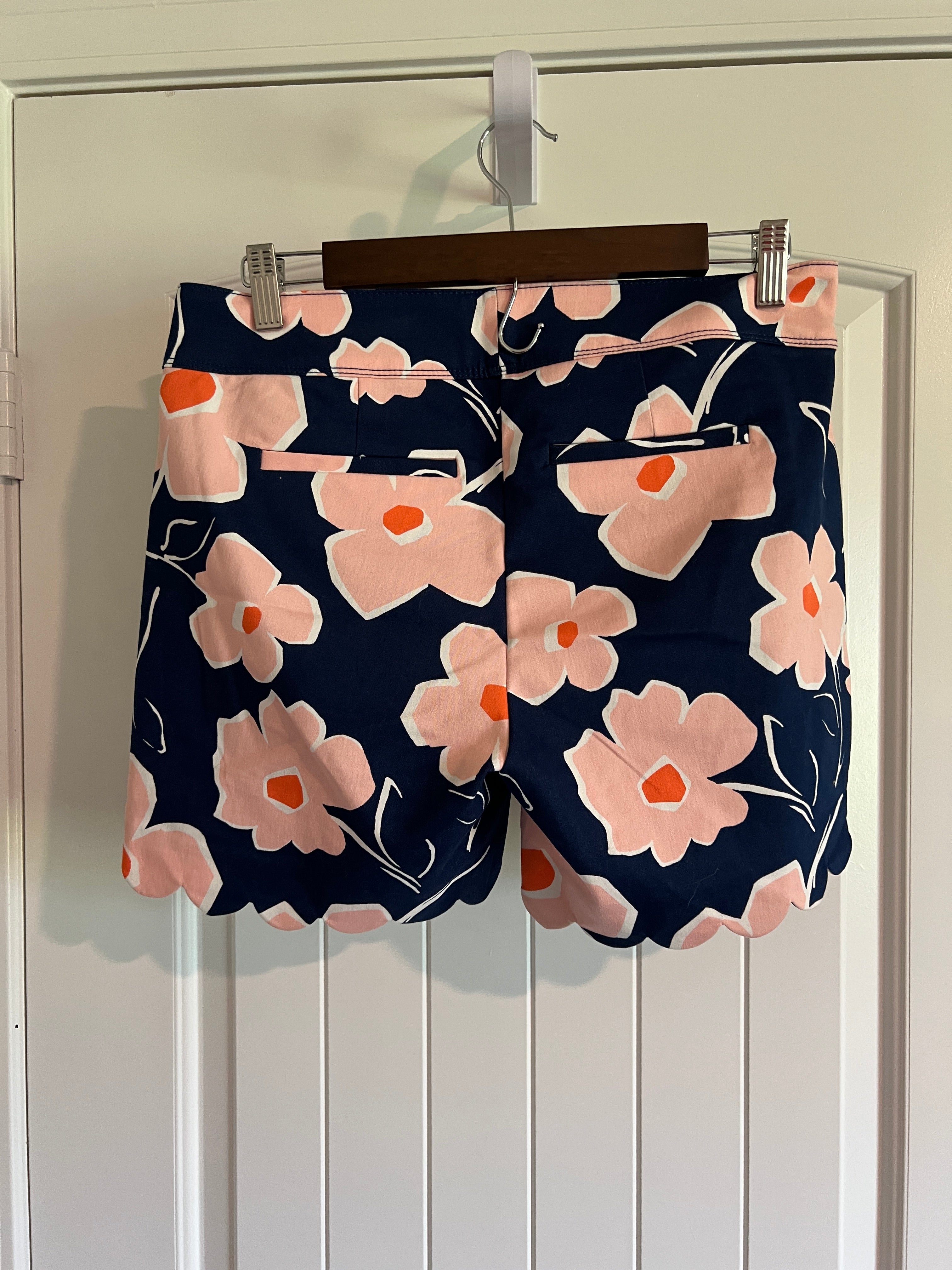 Isaac Mizrahi Floral Print Shorts - Size 4 / 27
