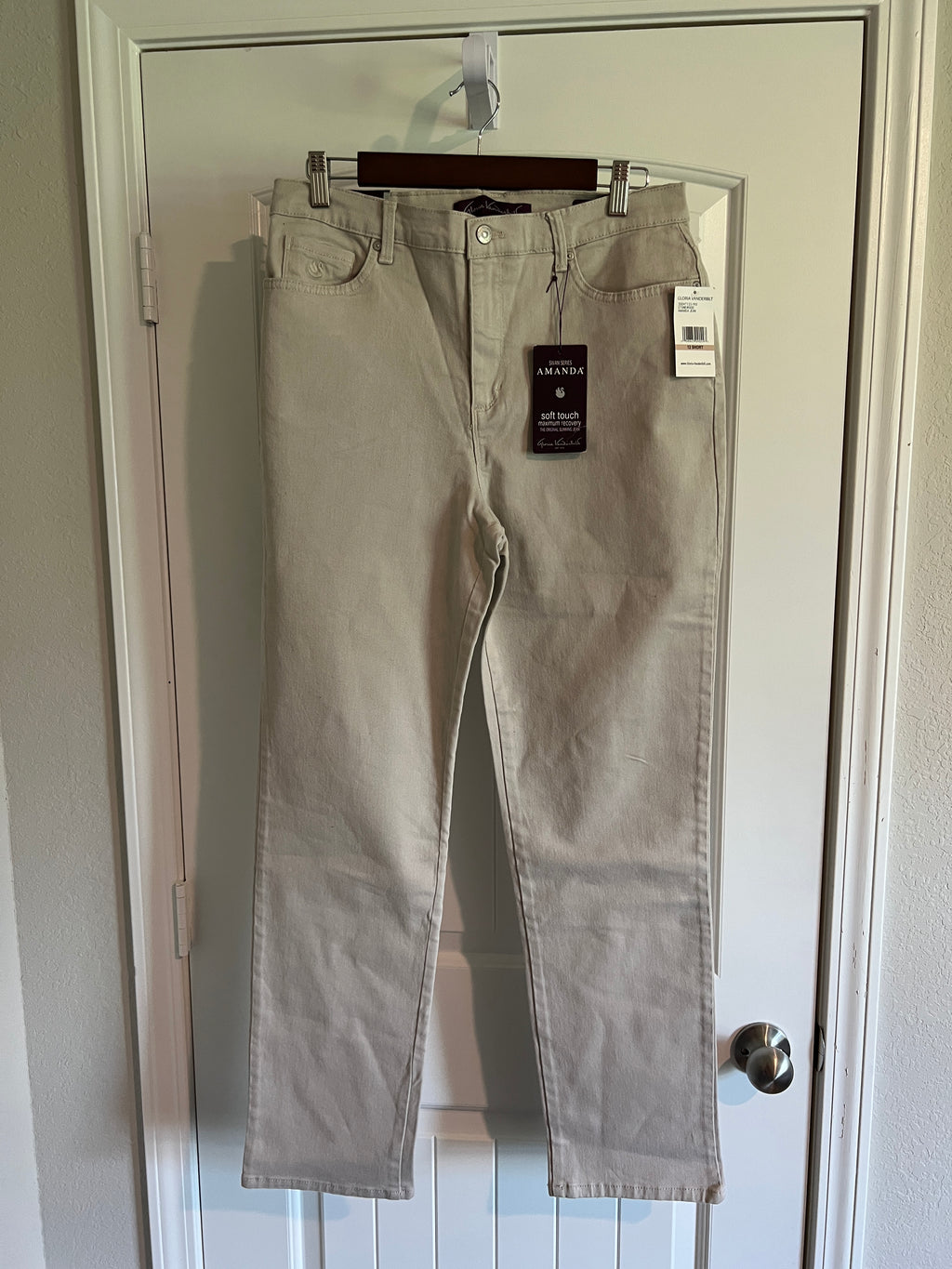 NWT Gloria Vanderbilt Amanda Jeans - Size 12 / 31