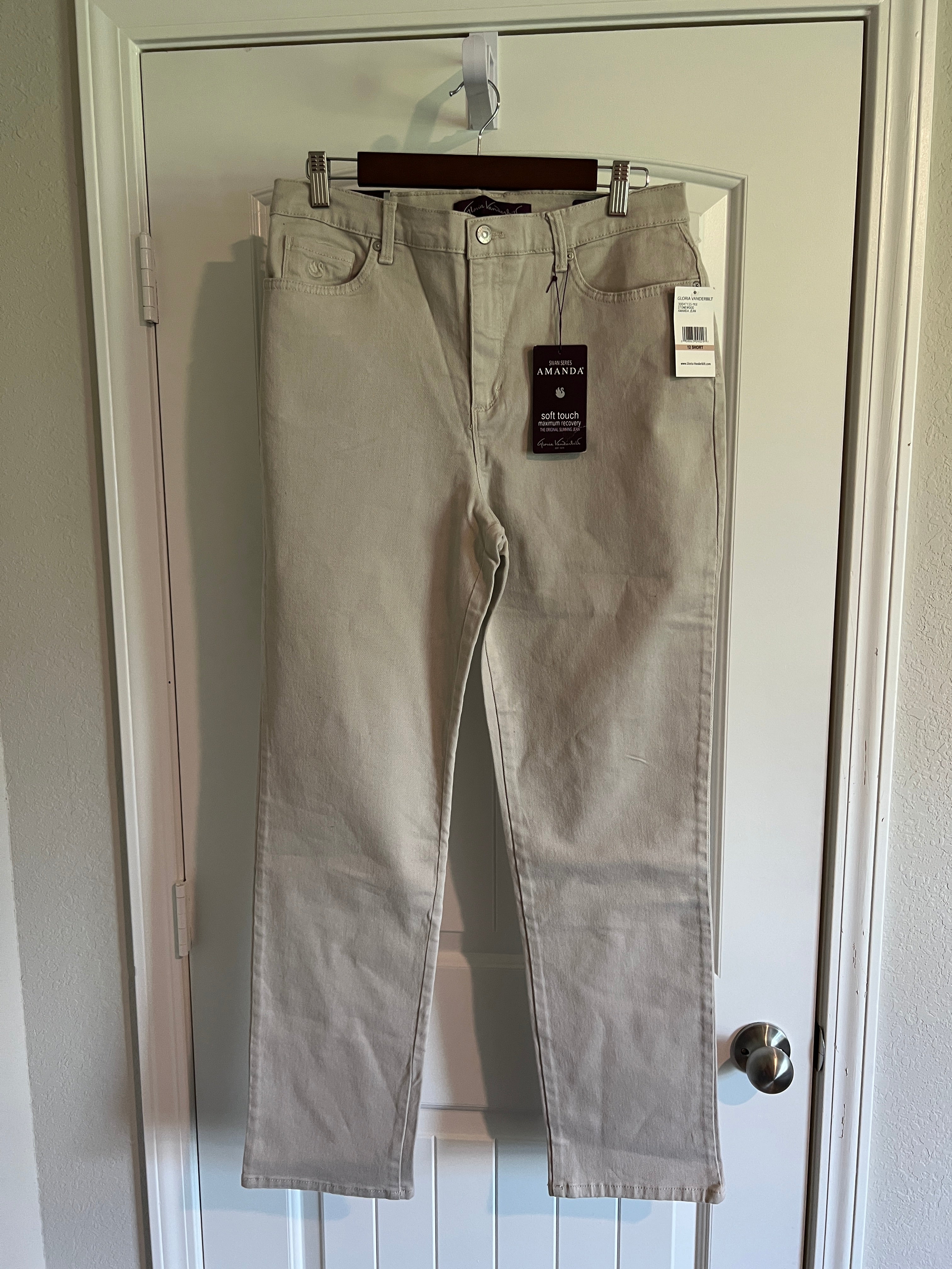 NWT Gloria Vanderbilt Amanda Jeans - Size 12 / 31