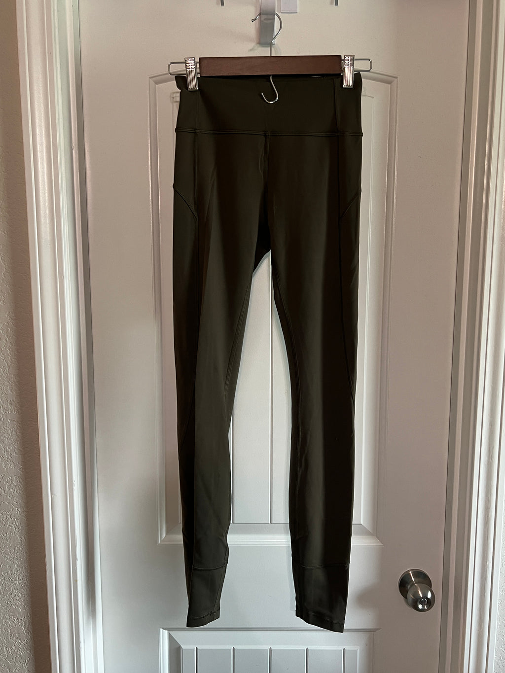Lululemon Green Leggings - Size 4
