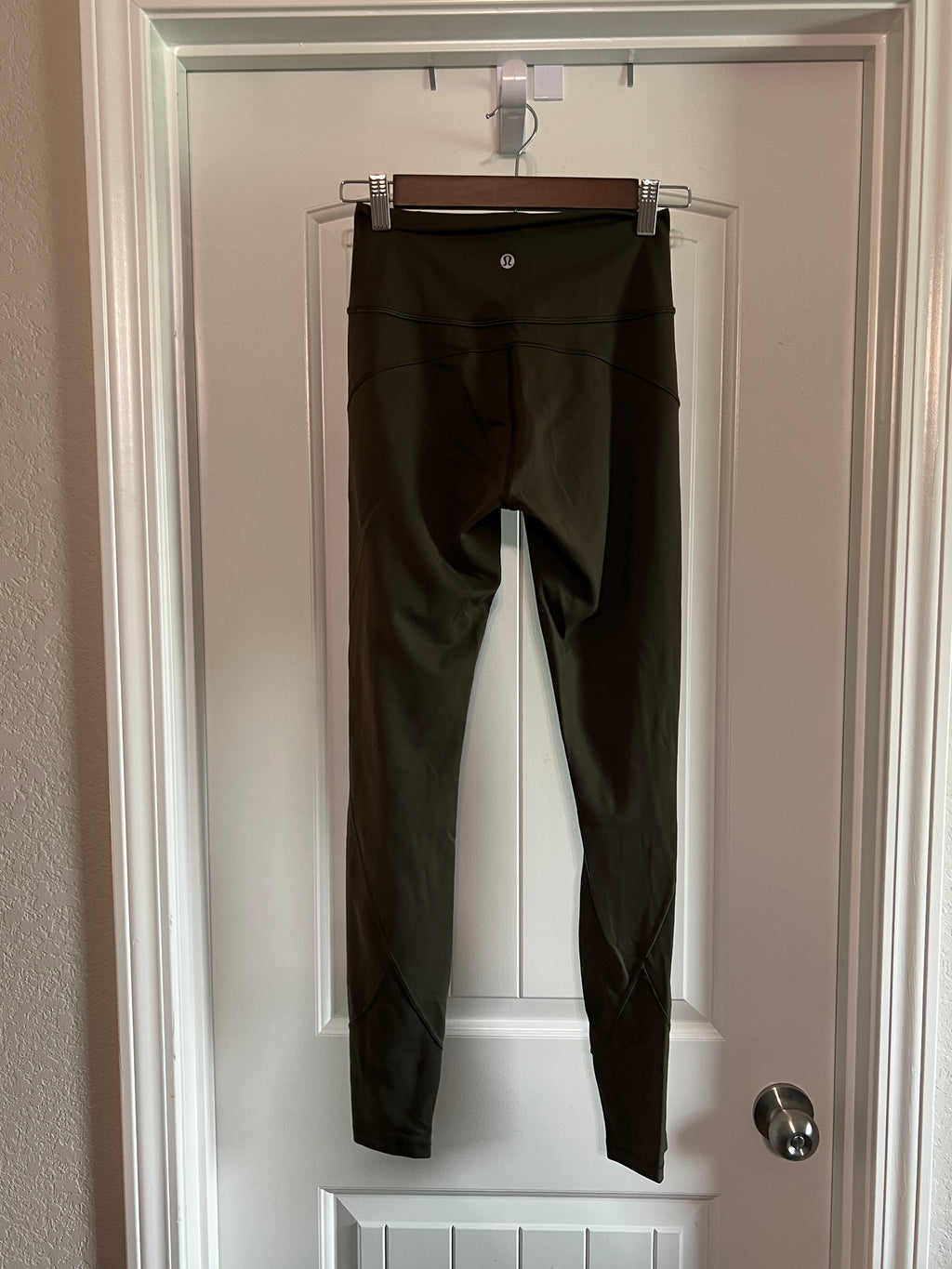 Lululemon Green Leggings - Size 4