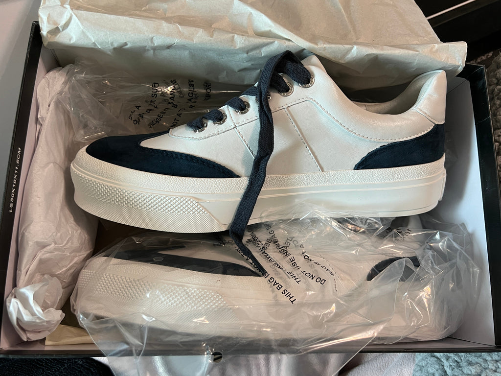 NIB Urban Sports by J/Slides Sneakers - Size 7.5