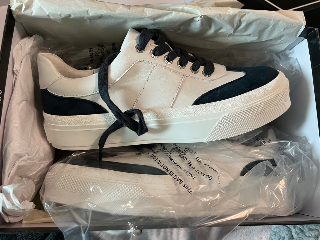 NIB Urban Sports by J/Slides Sneakers - Size 7.5