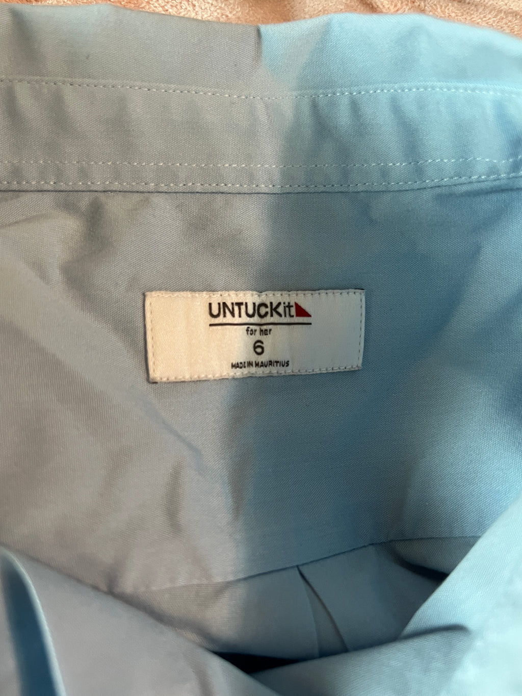 Untuckit Button Down Shirt - Size 6 / 28