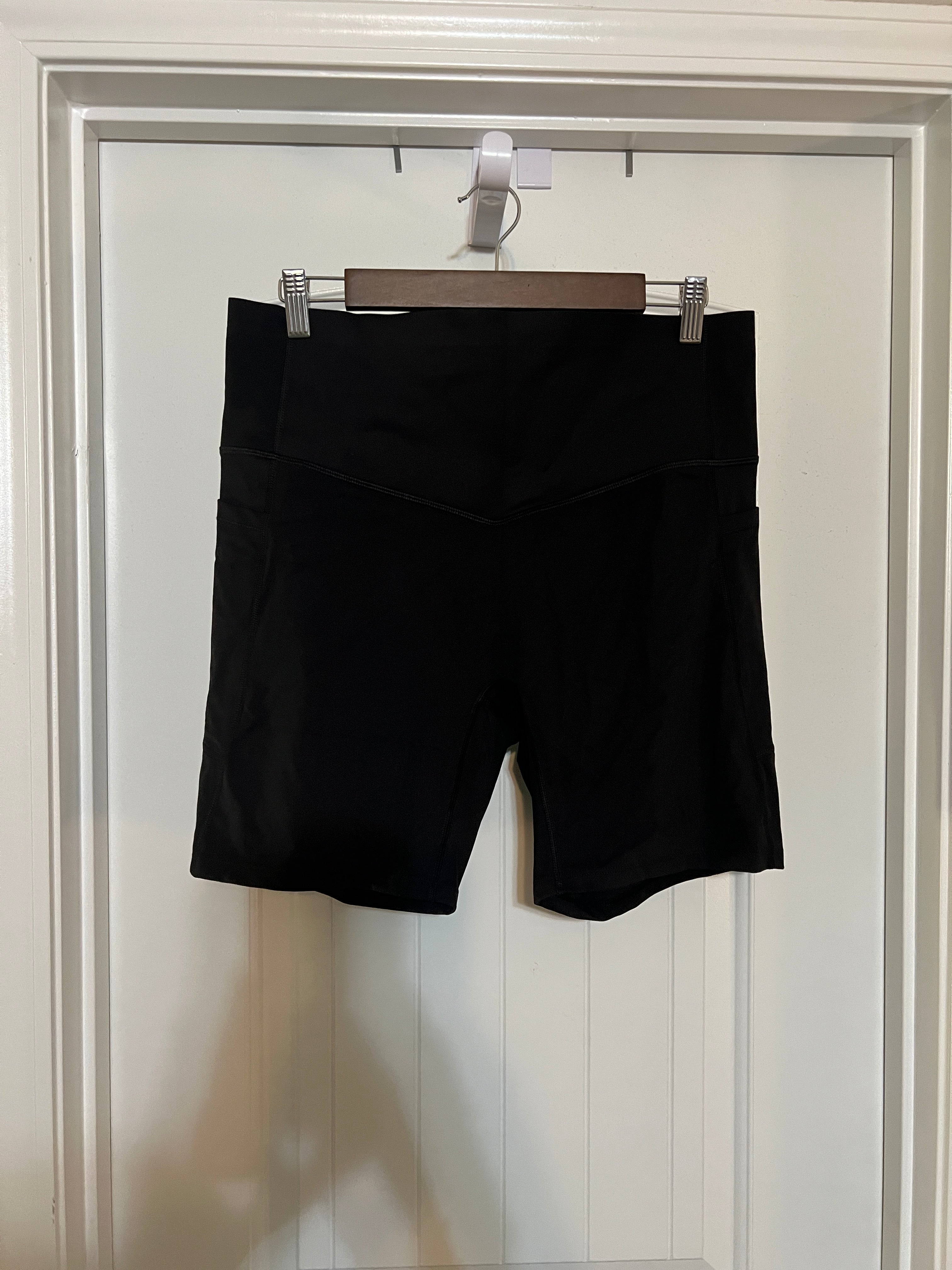 NWT Halara Bike Shorts with Pockets - Size XL