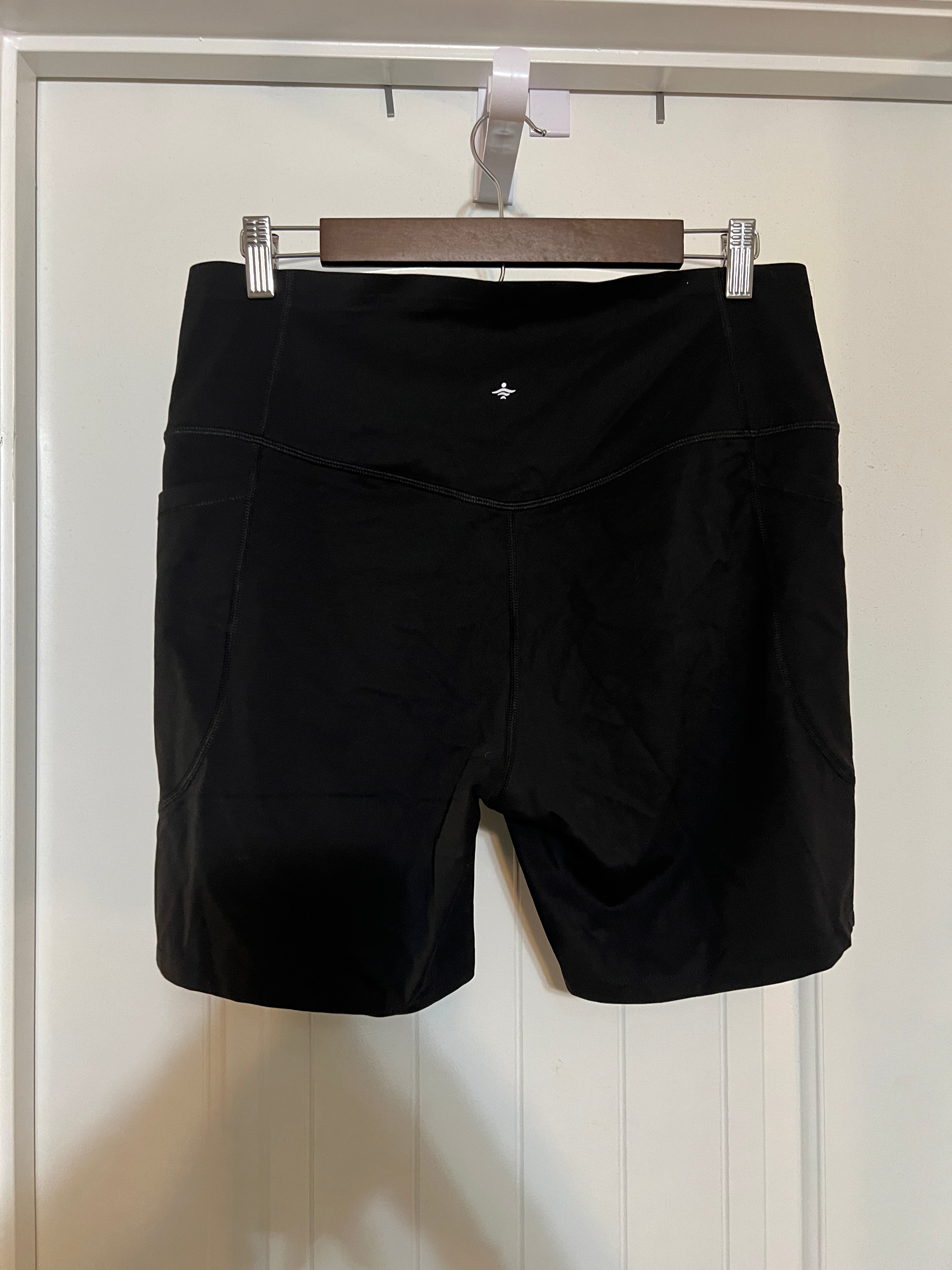 NWT Halara Bike Shorts with Pockets - Size XL