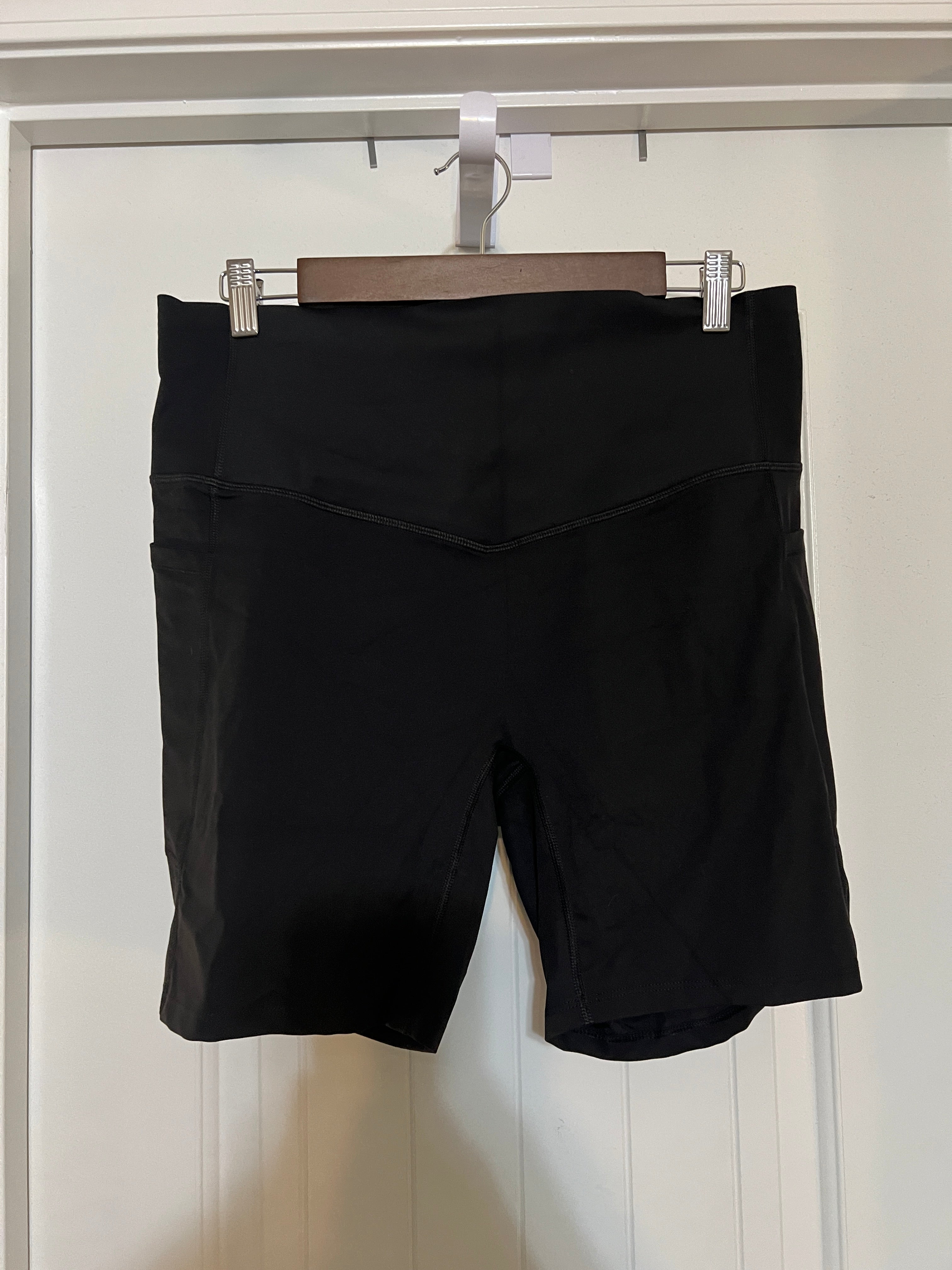 NWT Halara Bike Shorts with Pockets - Size XL