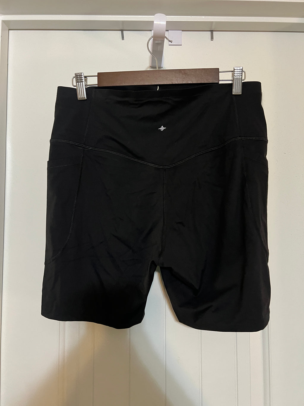 NWT Halara Bike Shorts with Pockets - Size XL