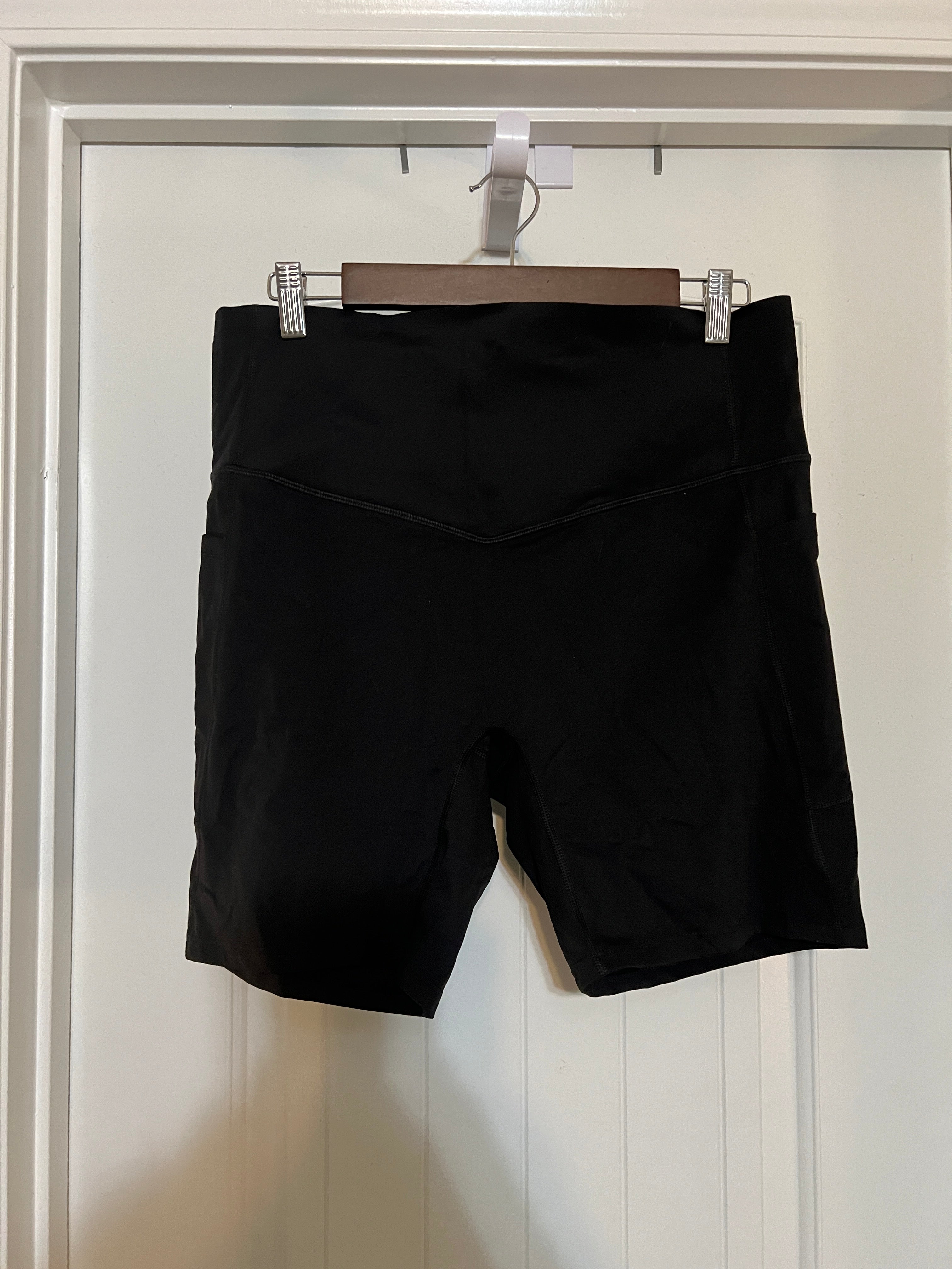 NWOT Halara Bike Shorts with Pockets - Size XL