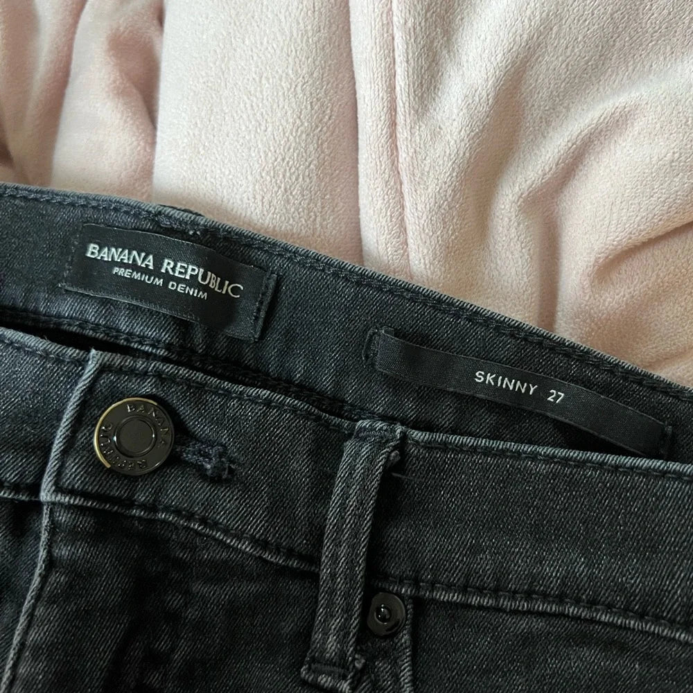Banana Republic Skinny Jeans - Size 4 / 27