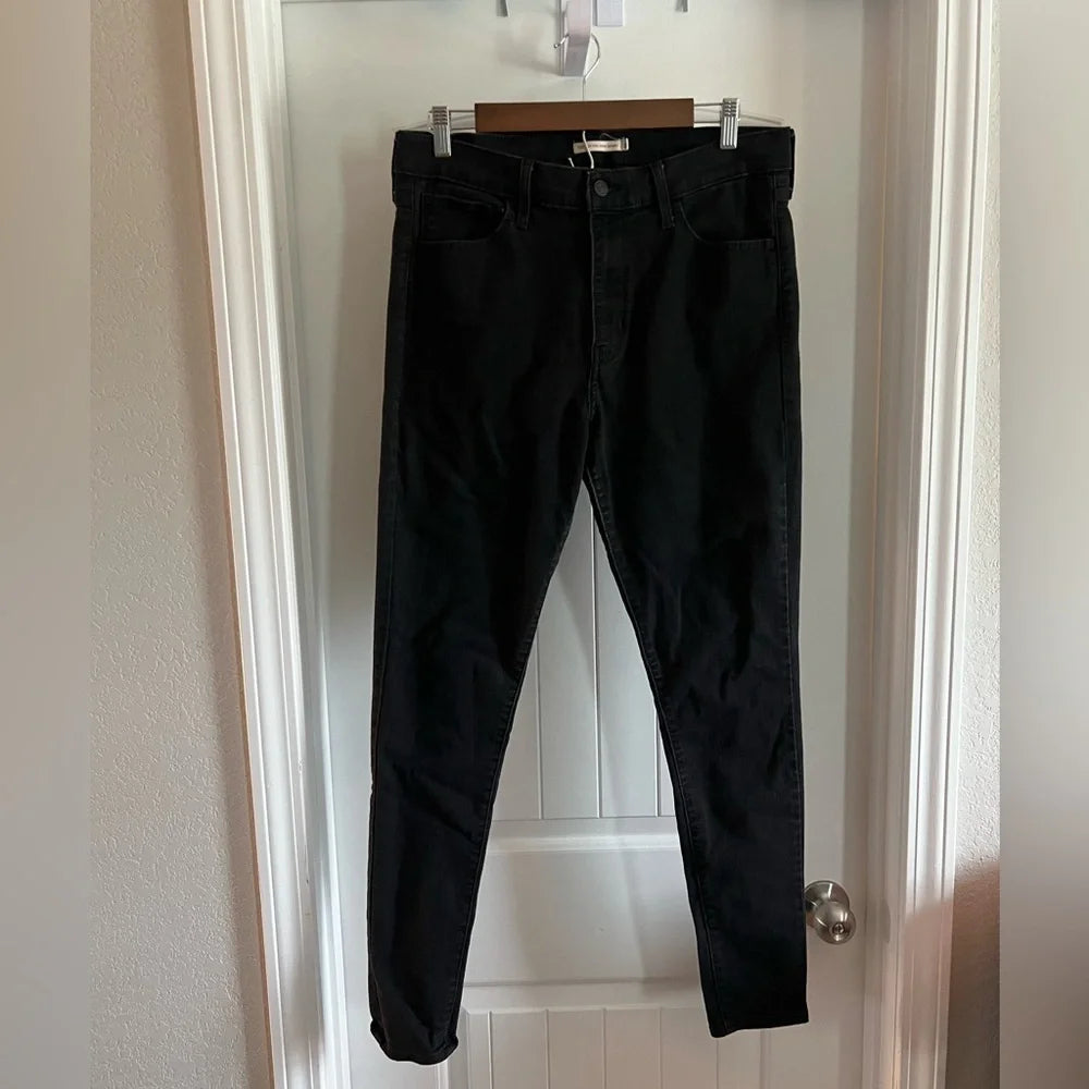 Levi’s 720 High-Rise Super Skinny Jeans - Size 16 / 33