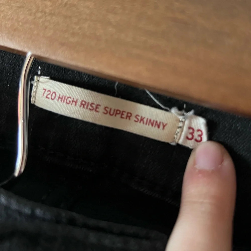Levi’s 720 High-Rise Super Skinny Jeans - Size 16 / 33
