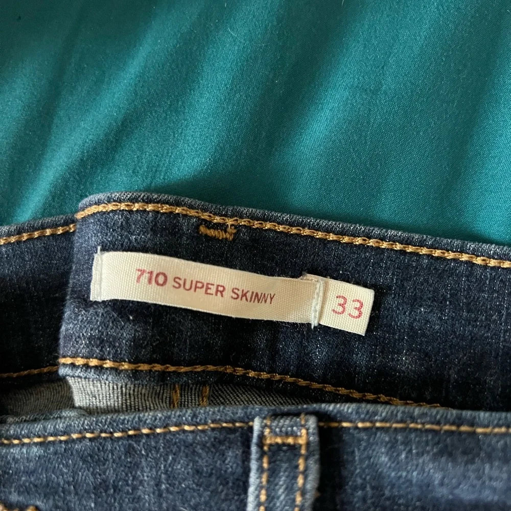 Levi’s 710 Super Skinny Jeans - Size 16 / 33