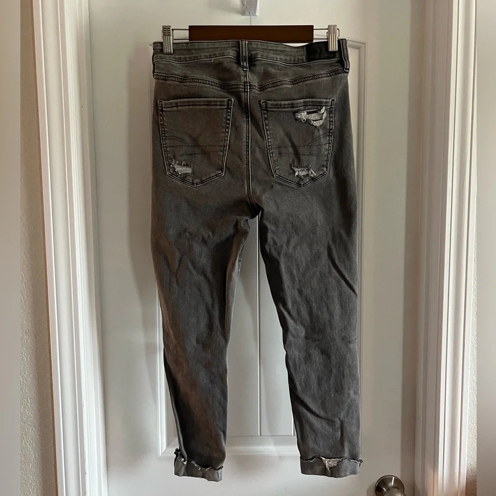 American Eagle Distressed Jeans - Size 8 / 29 / 8 Short