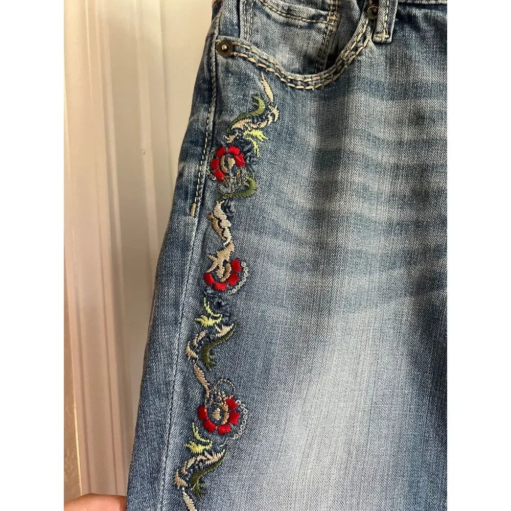 DriftWood Embroidered Women's Jeans - Size 6 / 28