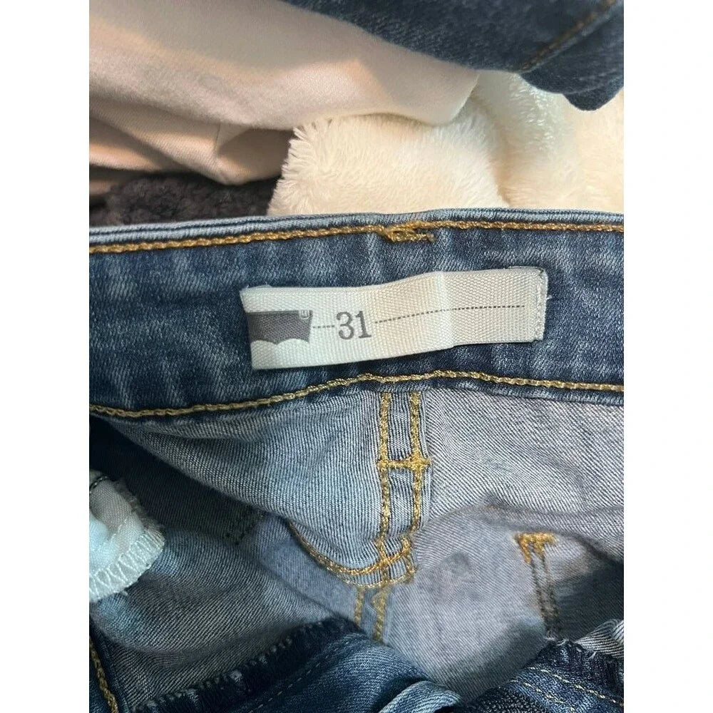 Levi's Women's Blue Denim Jeans - Size 12 / 31